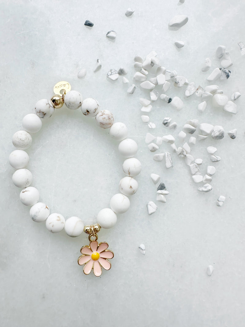 Luxa Little Howlite Daisy Octa Stretch